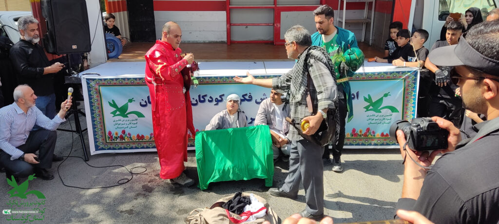 برپایی موکب فرهنگی کانون پرورش فکری کودکان و نوجوانان استان کردستان در مراسم پیادهروی جاماندگان اربعین حسینی در سنندج