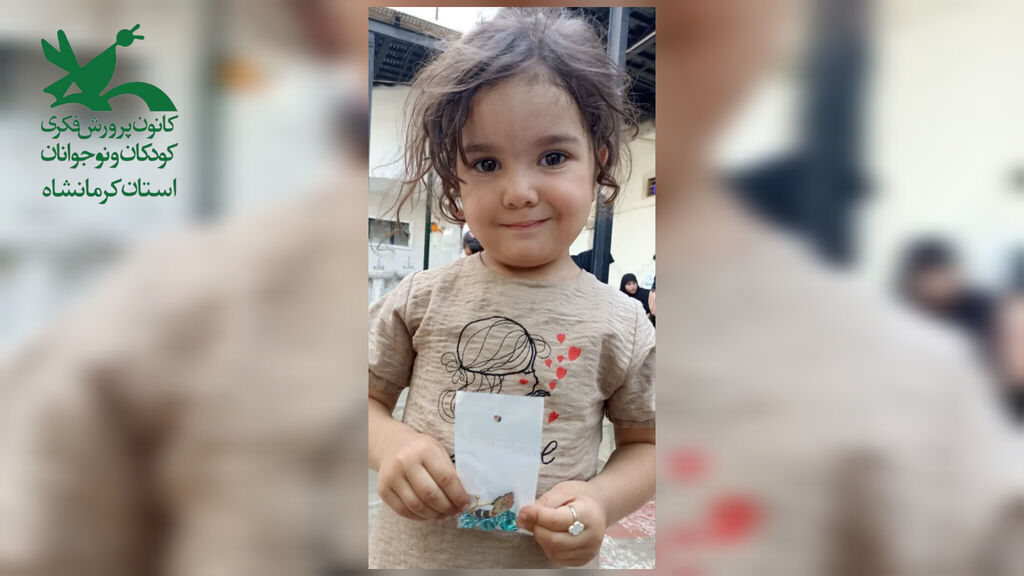 عضو ارشد و عراق کلیپ حضور عضو ارشد و سفیر اربعینی کانون کرمانشاه در عراق و اهدای دستسازه به زائران