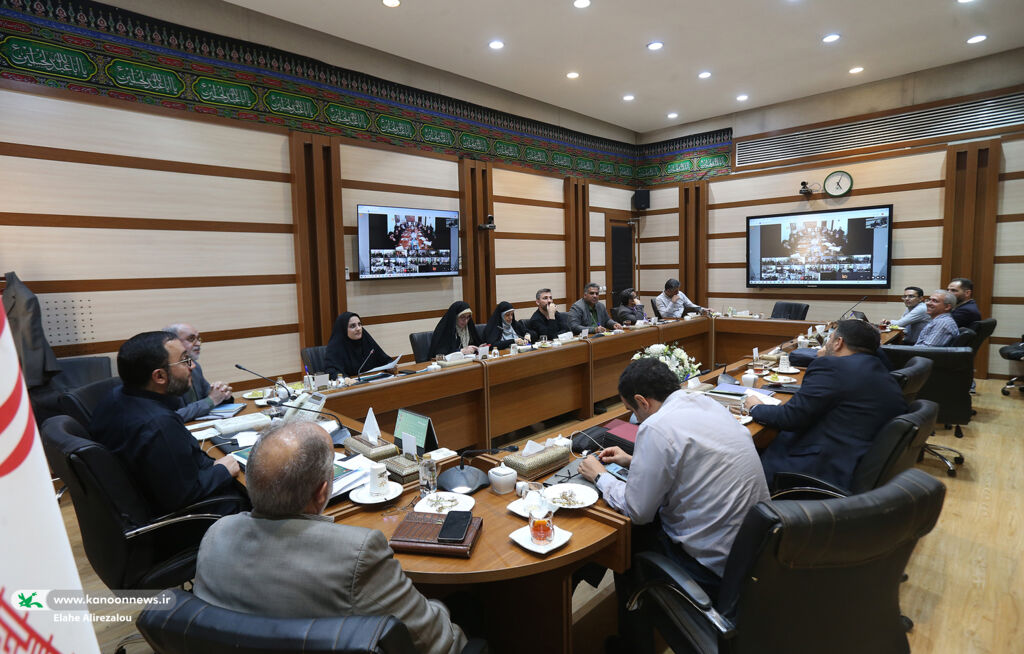 نشست مشترک شورای معاونان کانون و مدیران کل استانی تأکید مدیرعامل کانون بر مخاطبمحوری در گردهمایی مدیران