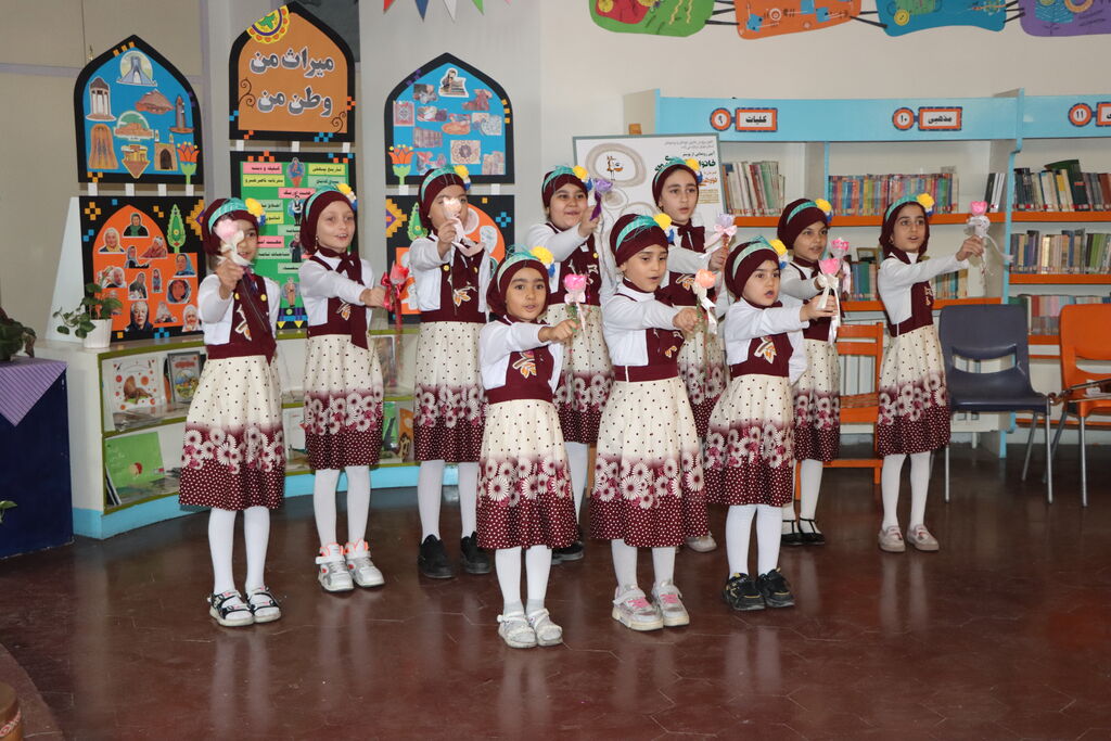 رونمایی از پوستر جشنواره خانواده قصهگوی من کانون در استان تهران