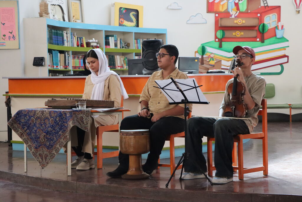 رونمایی از پوستر جشنواره خانواده قصهگوی من کانون در استان تهران