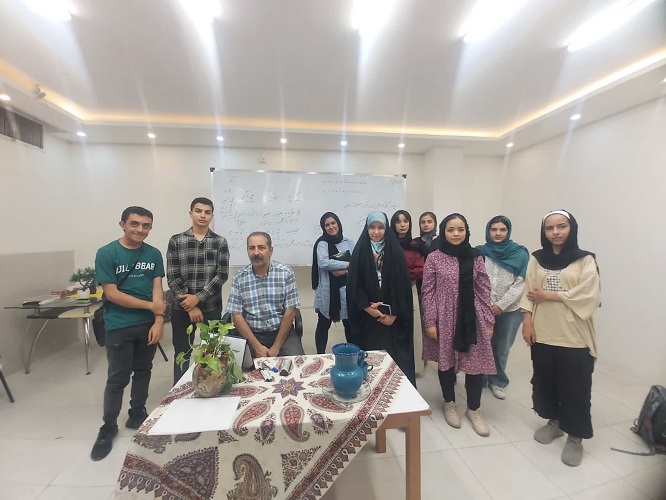 نشست نوجوانان باشگاه شعر سیمرغ