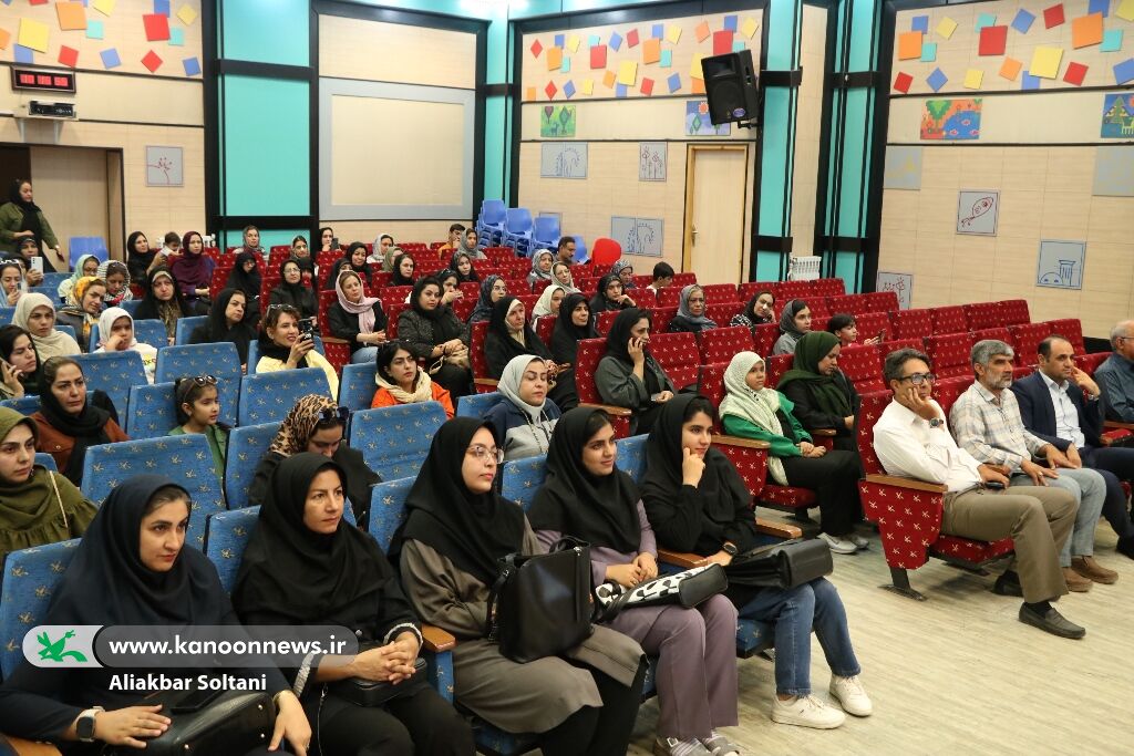 گفت‌وگوی صمیمی مدیر کانون زبان ایران با والدین زبان‌آموزان کرمانی