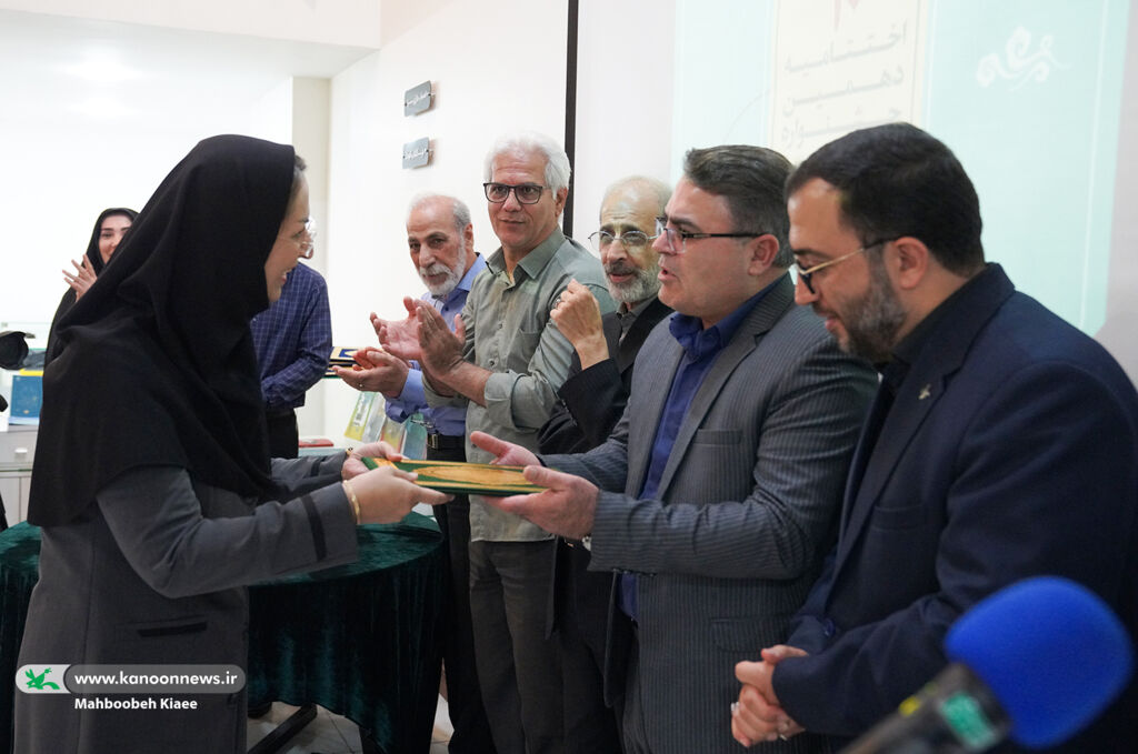 **درخشش اعضای کانون پرورش فکری همدان در اختتامیه دهمین جشنواره خاتم