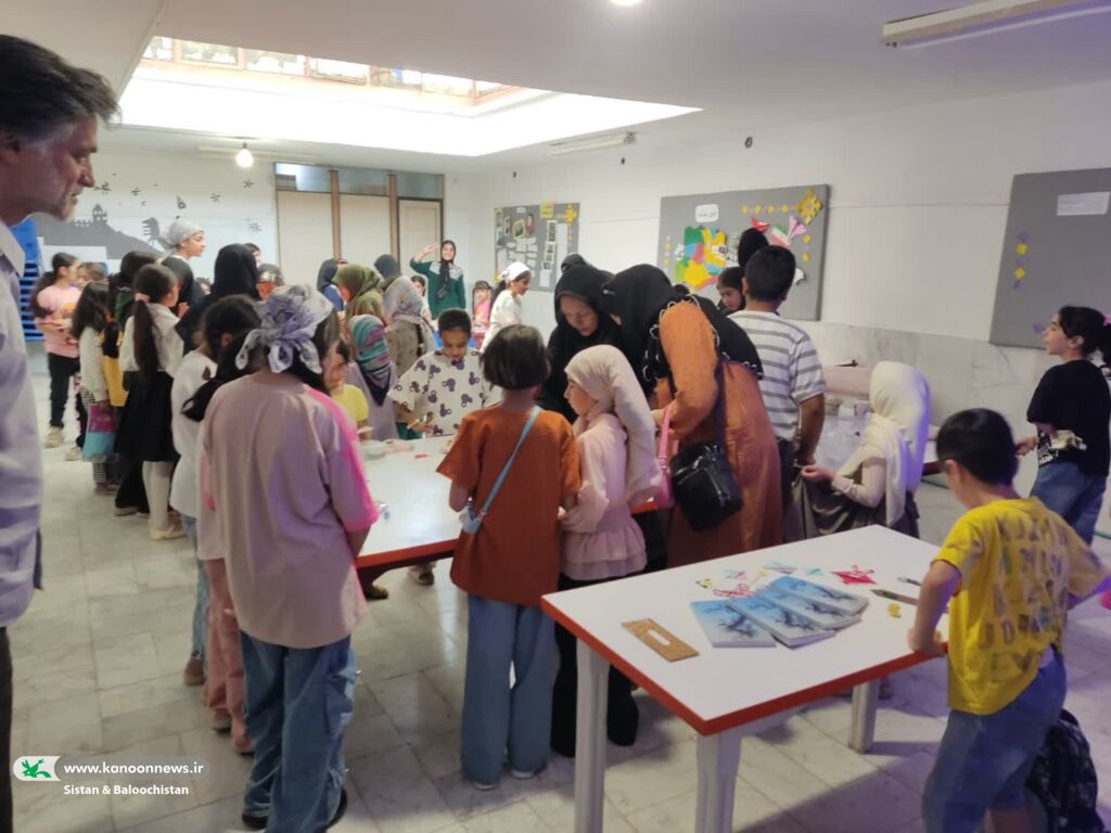 افتتاح بازارچهی دستسازهها و خوراکیها در مرکز فرهنگی هنری شماره یک زاهدان