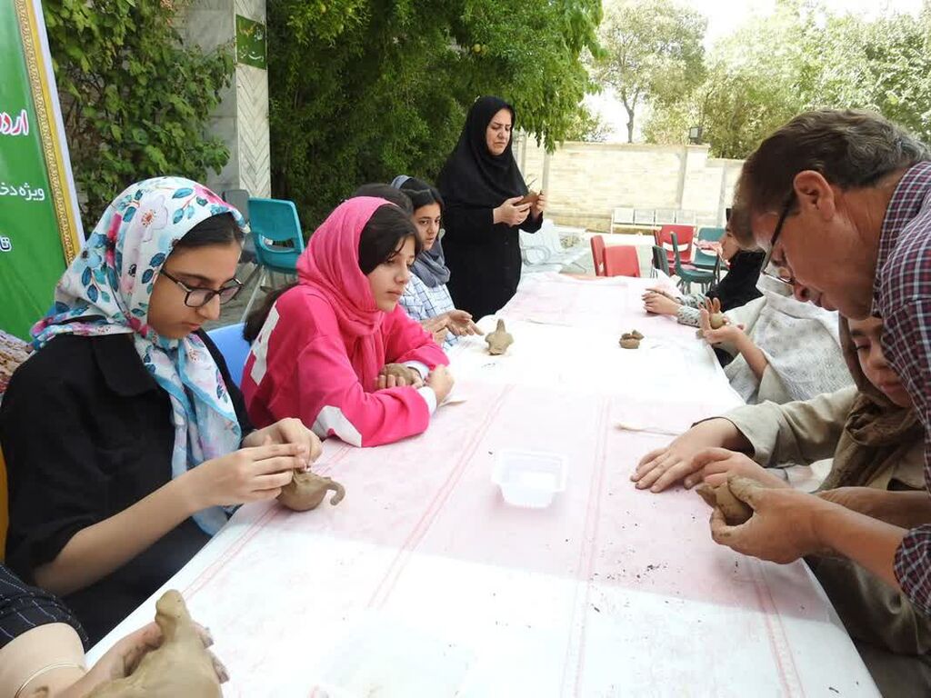 کارگاه‌های هنری دراردوی فرهنگی ـ تربیتی ایلام