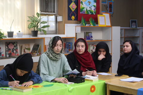 نشست انجمن نوجوان ادبی شهریار با محوریت نقد و بررسی رمان«راز شبحی در مه»