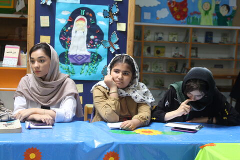 نشست انجمن نوجوان ادبی شهریار با محوریت نقد و بررسی رمان«راز شبحی در مه»