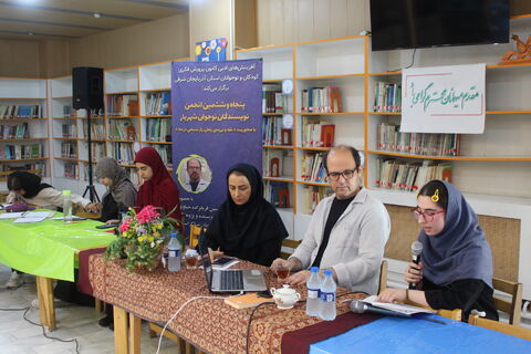 نشست انجمن نوجوان ادبی شهریار با محوریت نقد و بررسی رمان«راز شبحی در مه»