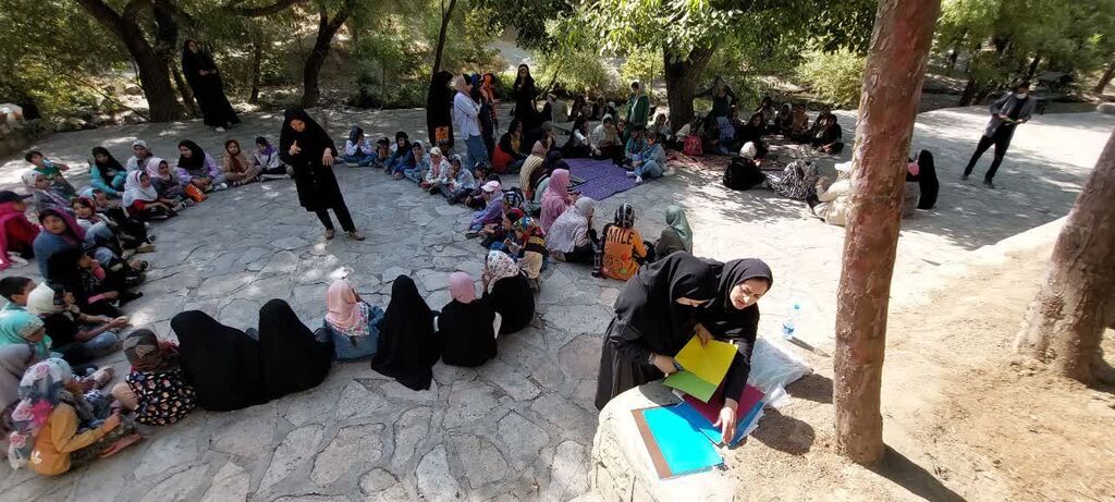 کانون کرمانشاه با اجرای پویش ملی "جهان کودکان را ببین" در اردوی صحنه