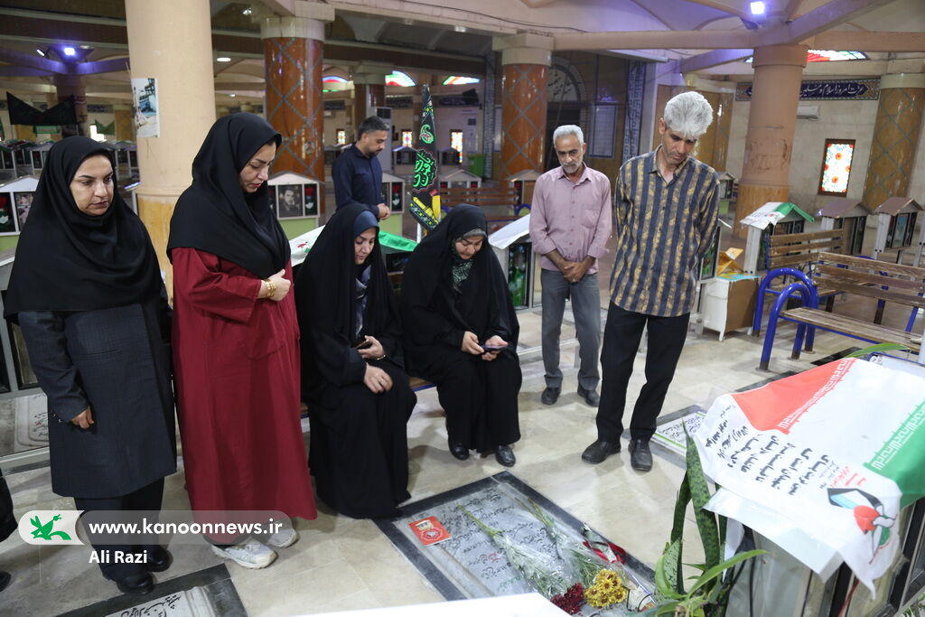 تجدید میثاق کارکنان کانون استان بوشهر با آرمانهای امام و شهدا