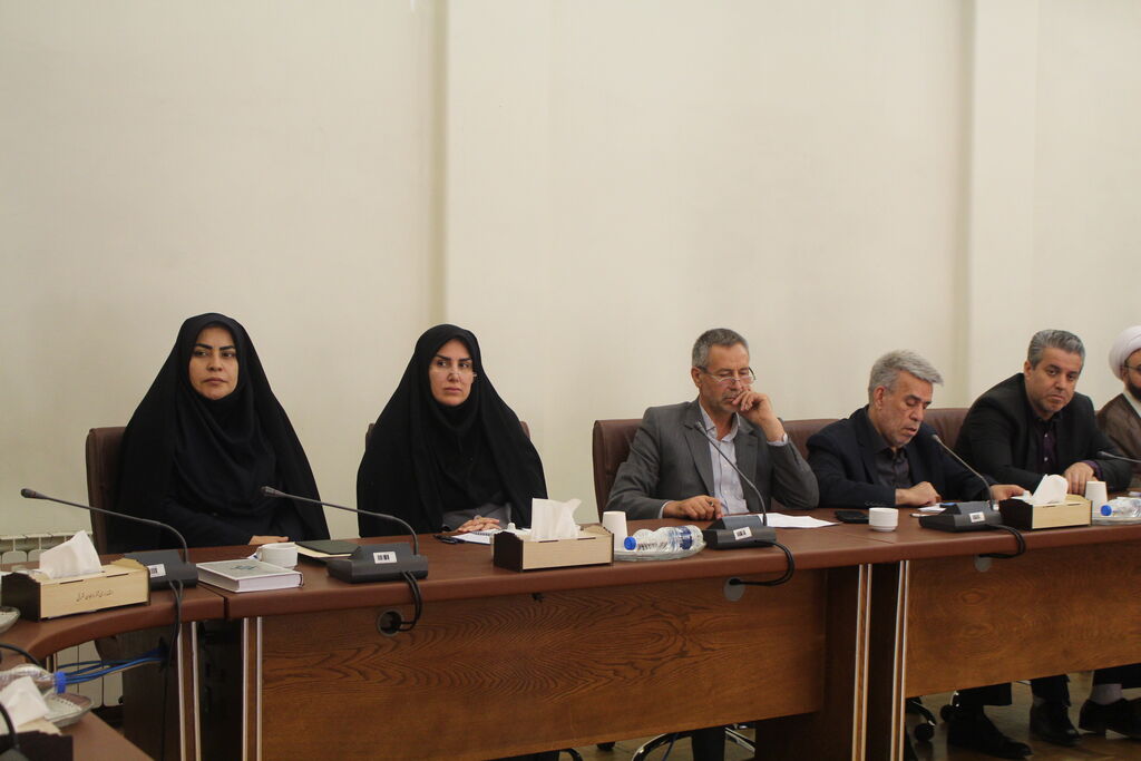 1 تشریح برنامه های کانون در جلسه سیاستگزاری، برنامه ریزی و عملیاتی در استانداری