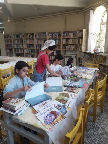 گزارش تصویری/ استقبال از کتاب‌های تازه رسیده