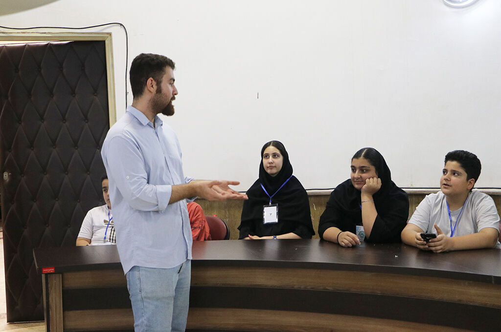 از ماه و زحل تا جهاننمای ۳۶۰ درجه؛ اعضای کانون گیلان شگفتیهای کیهان را به تماشا نشستند