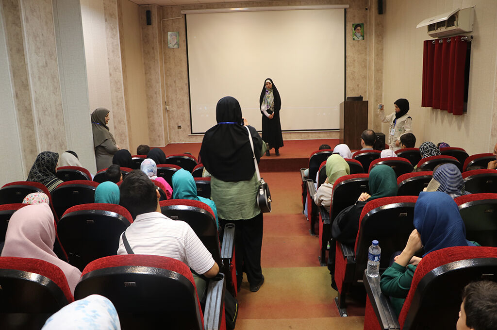 از ماه و زحل تا جهاننمای ۳۶۰ درجه؛ اعضای کانون گیلان شگفتیهای کیهان را به تماشا نشستند