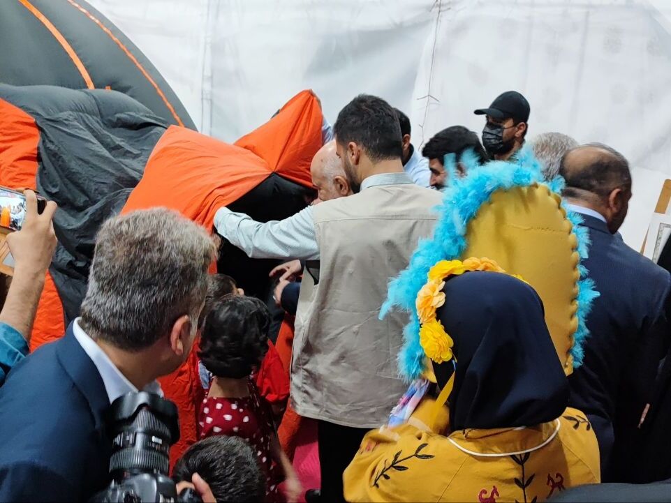 حضور استاندار خوزستان در غرفه کانون پرورش فکری