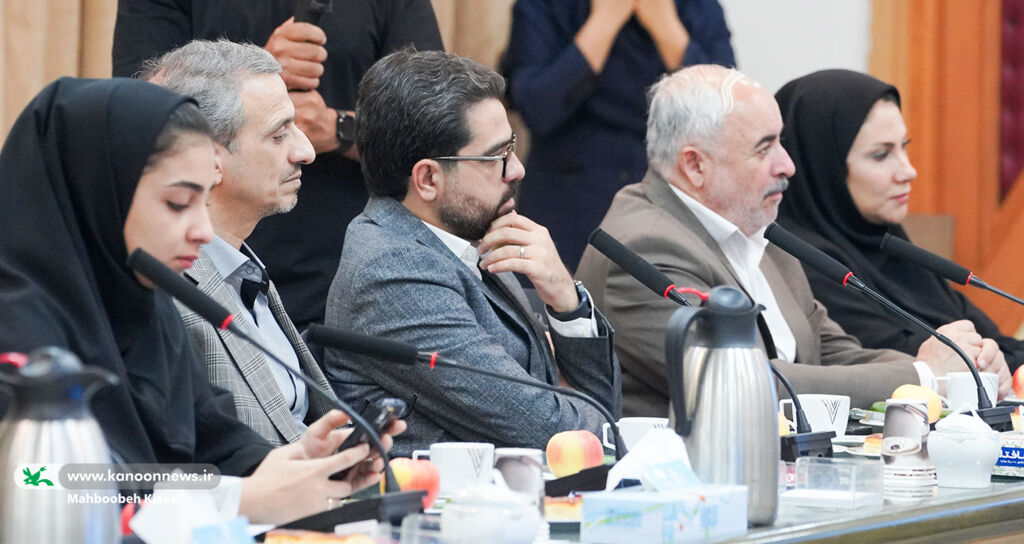 راهاندازی کتابخانه تخصصی شعر کودک در شاهین شهر