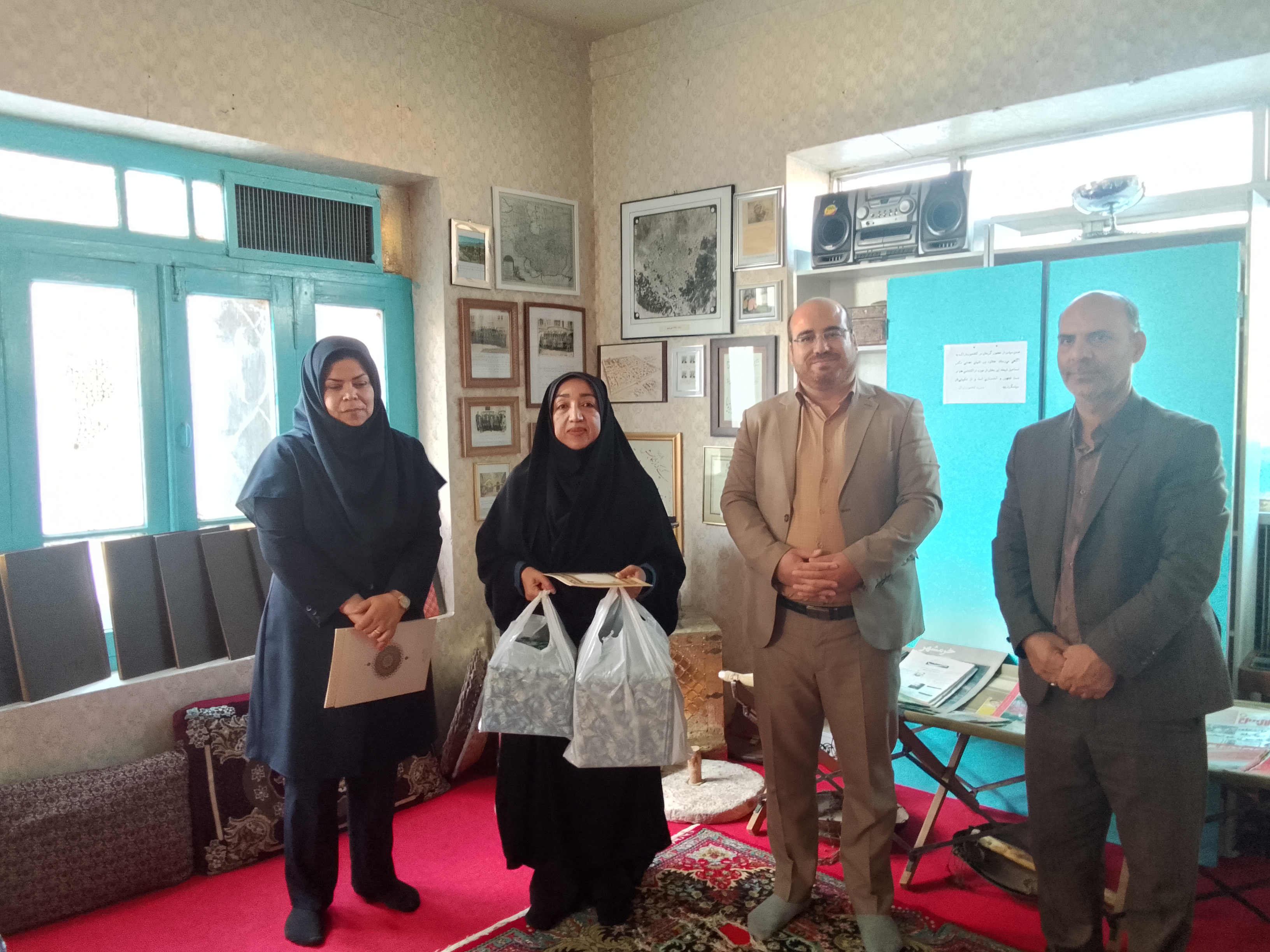 میزبانی کافه موزه اراک از کارکنان کانون استان مرکزی