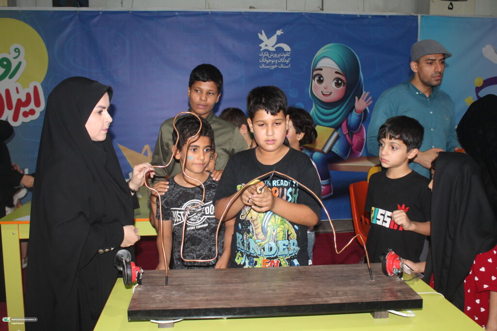 غرفه خلاقیت و نشاط کانون پرورش فکری خوزستان در نمایشگاه دستاوردهای دولت