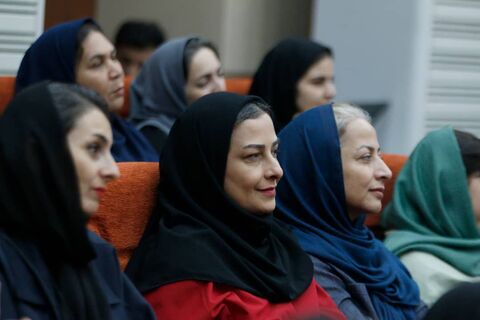همزمان با هفته دولت ؛ جشن "آفرین گویی" اعضا و مربیان برگزیده کانون هرمزگان برگزار شد