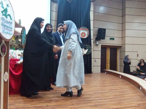 همزمان با هفته دولت ؛ جشن "آفرین گویی" اعضا و مربیان برگزیده کانون هرمزگان برگزار شد