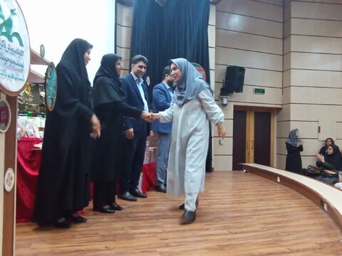 همزمان با هفته دولت ؛ جشن "آفرین گویی" اعضا و مربیان برگزیده کانون هرمزگان برگزار شد