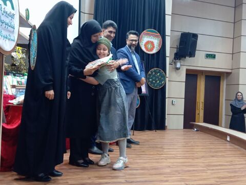 همزمان با هفته دولت ؛ جشن "آفرین گویی" اعضا و مربیان برگزیده کانون هرمزگان برگزار شد