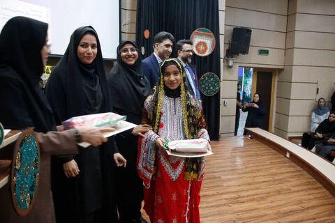 همزمان با هفته دولت ؛ جشن "آفرین گویی" اعضا و مربیان برگزیده کانون هرمزگان برگزار شد