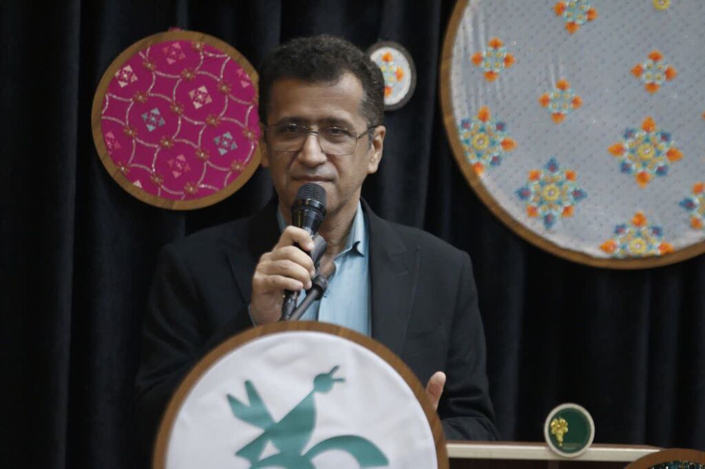 جشن "آفرین گویی" اعضا و مربیان برگزیده کانون هرمزگان برگزار شد