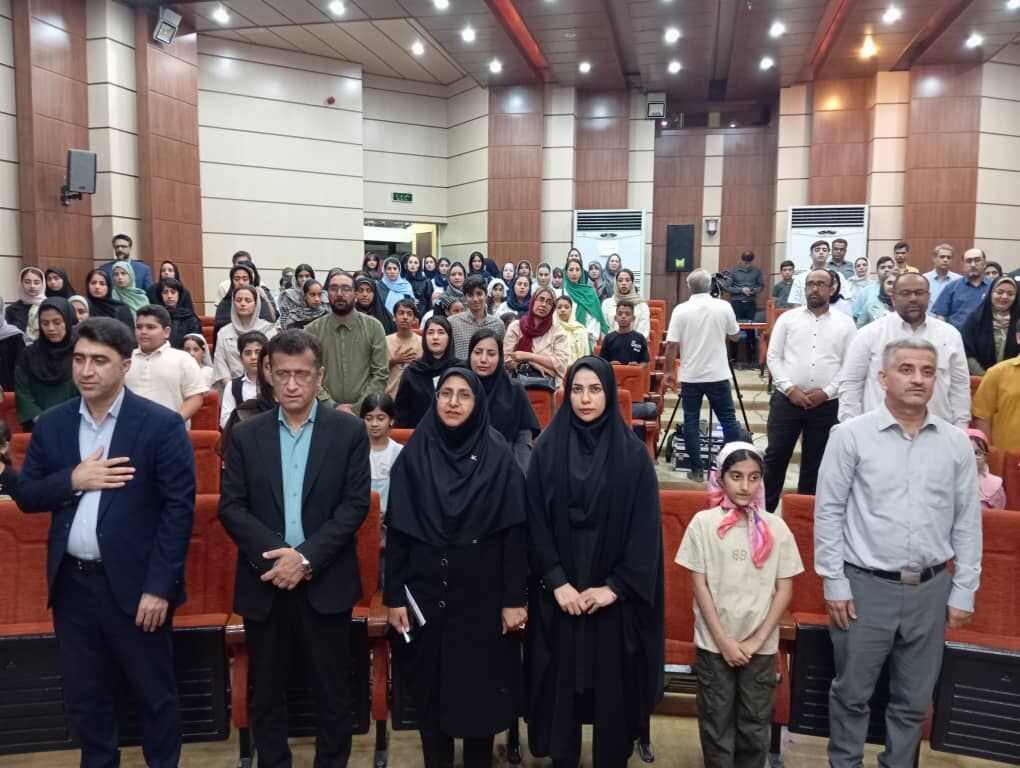 جشن "آفرین گویی" اعضا و مربیان برگزیده کانون هرمزگان برگزار شد