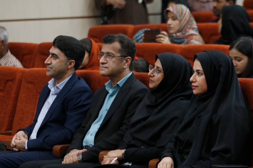 جشن "آفرین گویی" اعضا و مربیان برگزیده کانون هرمزگان برگزار شد