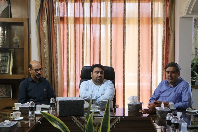 دیدار مدیران مراکز و دفاتر تخصصی فرهنگی و هنری و کتابخانههای شهرداری اصفهان با مدیرکل کانون استان