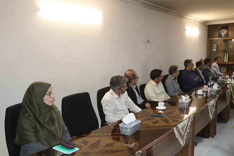 دیدار مدیران مراکز و دفاتر تخصصی فرهنگی و هنری و کتابخانههای شهرداری اصفهان با مدیرکل کانون استان