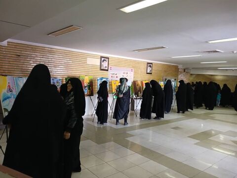 نمایشگاه آثار اعضای کانون پرورش فکری تبریز  با محوریت کودکان شهید جنگ 12 روزه  در مصلی تبریز