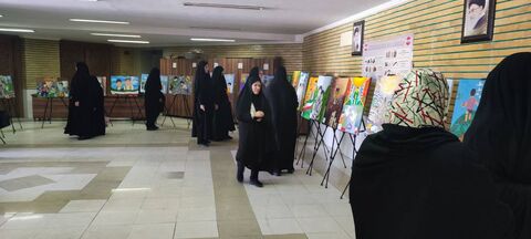 نمایشگاه آثار اعضای کانون پرورش فکری تبریز  با محوریت کودکان شهید جنگ 12 روزه  در مصلی تبریز