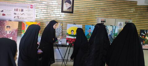 نمایشگاه آثار اعضای کانون پرورش فکری تبریز  با محوریت کودکان شهید جنگ 12 روزه  در مصلی تبریز