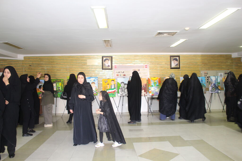 نمایشگاه آثار اعضای کانون پرورش فکری تبریز  با محوریت کودکان شهید جنگ 12 روزه  در مصلی تبریز برپایی نمایشگاه هنری ویژه کودکان شهید «علیسان و طاها»  در مصلی اعظم تبریز