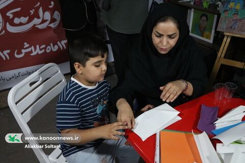 بازدید استاندارکرمان از غرفه کانون در نمایشگاه هفته دولت