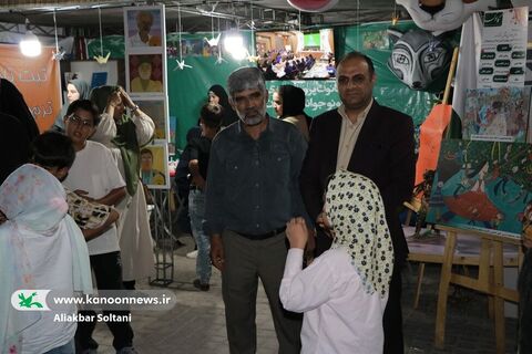بازدید استاندارکرمان از غرفه کانون در نمایشگاه هفته دولت
