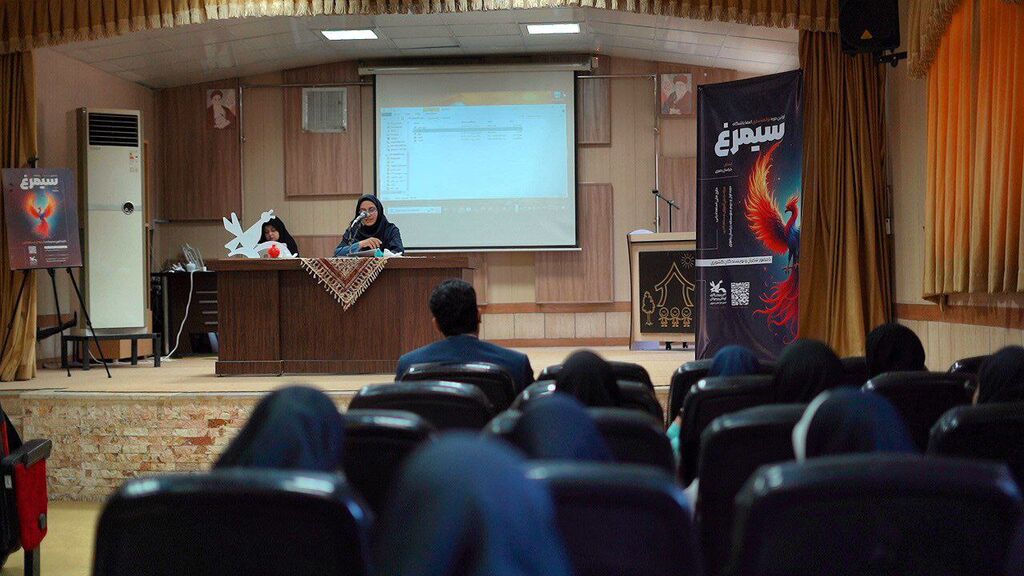 دوره توانمندسازی اعضای دختر باشگاه ادبی «سیمرغ» برگزار شد