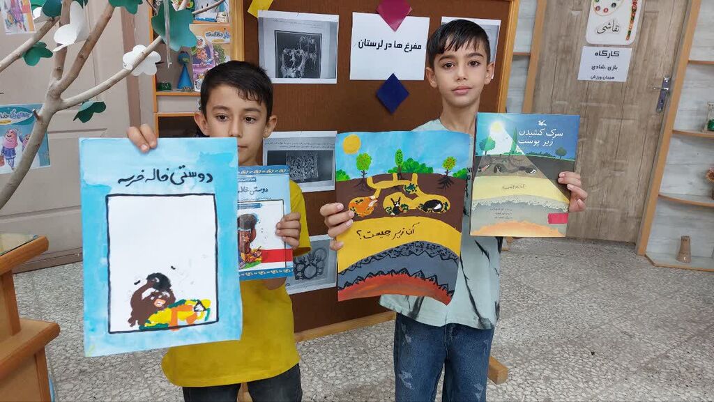 اعضای کانون میامی، کتابهای تابستانشان را به تصویر کشیدند