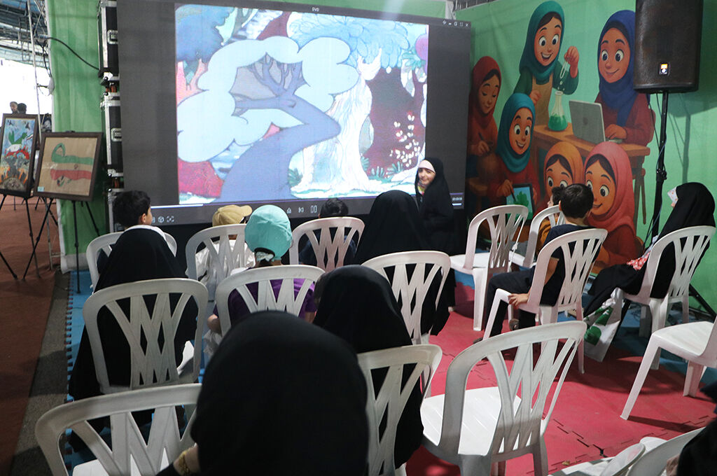 کانون پرورش فکری، معمار آینده در کنگره ملی ۸ هزار شهید گیلان / غرفههای کودک و نوجوان پذیرای مخاطبان است