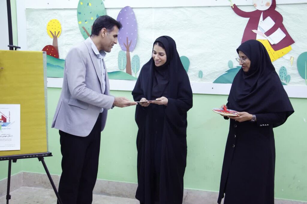 مدیرکل اموراجتماعی وفرهنگی استانداری هرمزگان تقدیر شد