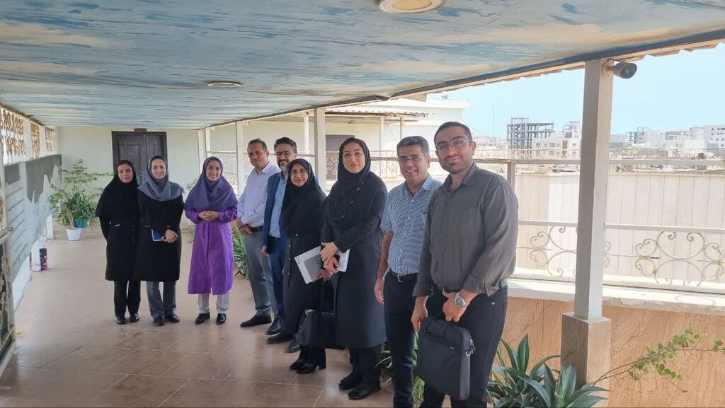 نشست انجمن محیط زیستی میراث پریشان با اعضای شورای فرهنگی کانون هرمزگان