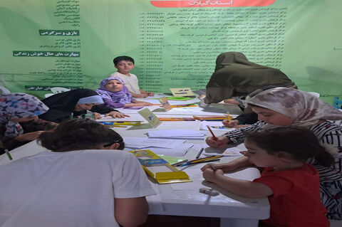دومین روز نمایشگاه«روایت پرچمداران
