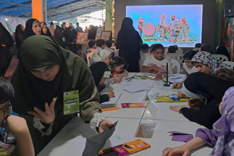 دومین روز نمایشگاه«روایت پرچمداران