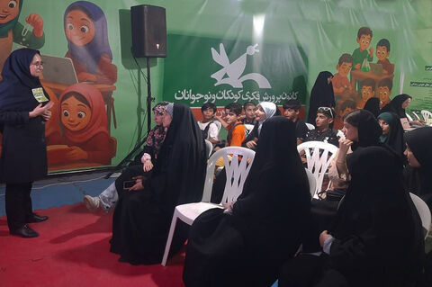 دومین روز نمایشگاه«روایت پرچمداران