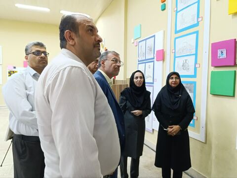 بازدید احمد مرادی از نمایشگاه ماهی پرنده در بندرعباس
