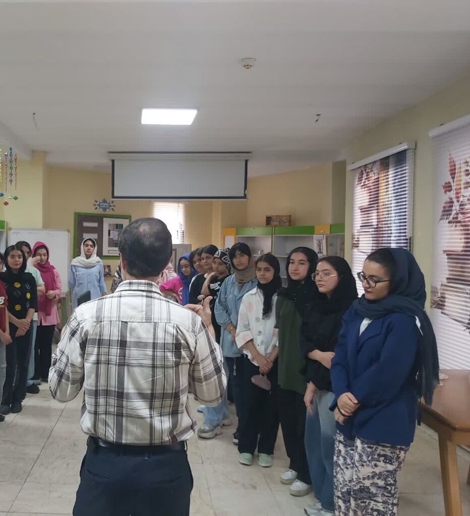 کارگاه «ذهن و فرم» ویژه نوجوانان مراکز مجتمع و یک کانون کرج