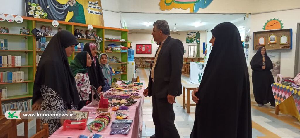 «۲۰ سال با شما»؛ نمایشگاه آثار هنری در بیستمین سالگرد تأسیس مرکز آزادشهر